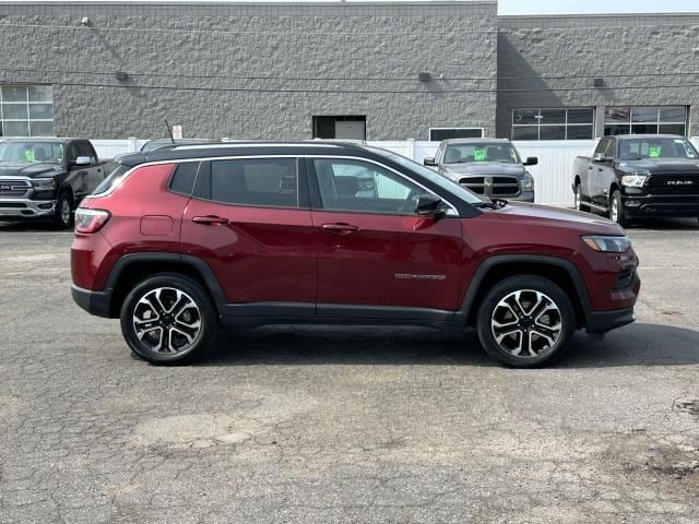 Used 2022 Jeep Compass Limited with VIN 3C4NJDCB1NT153567 for sale in Sterling Heights, MI