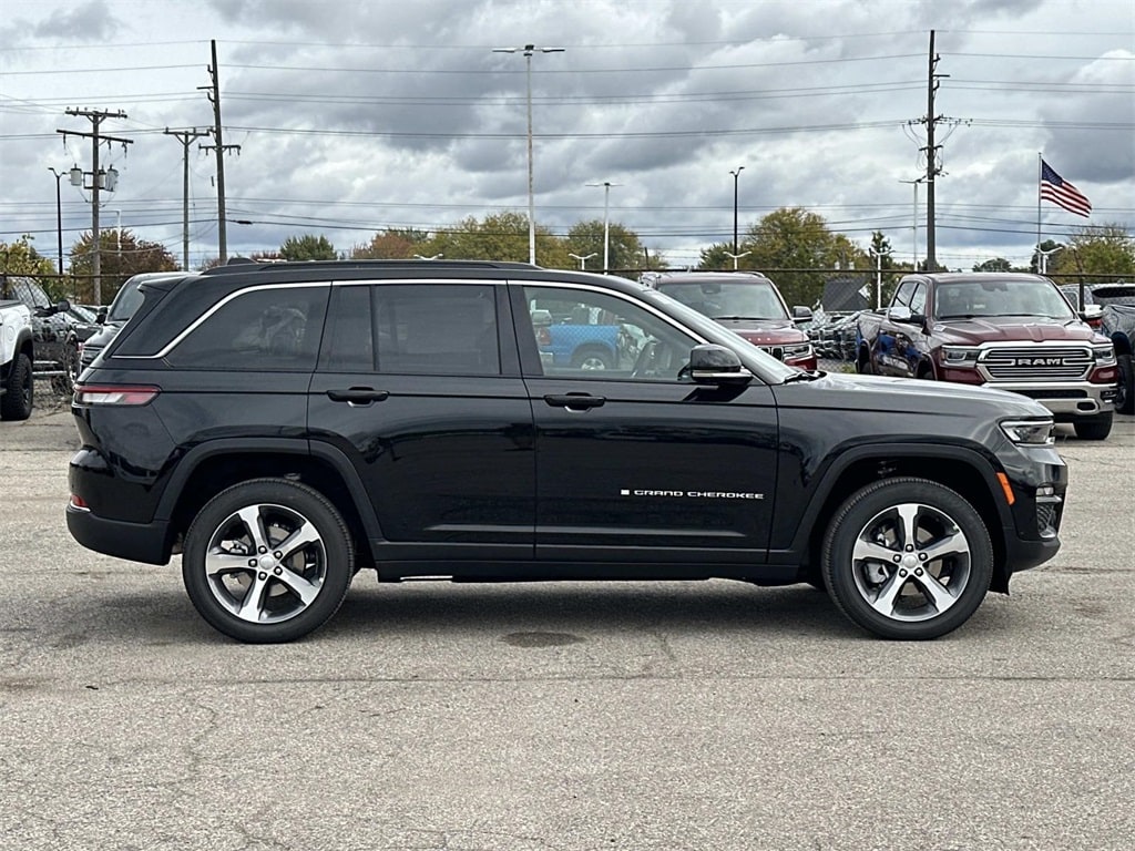 New 2025 Jeep Grand Cherokee Limited Sport Utility