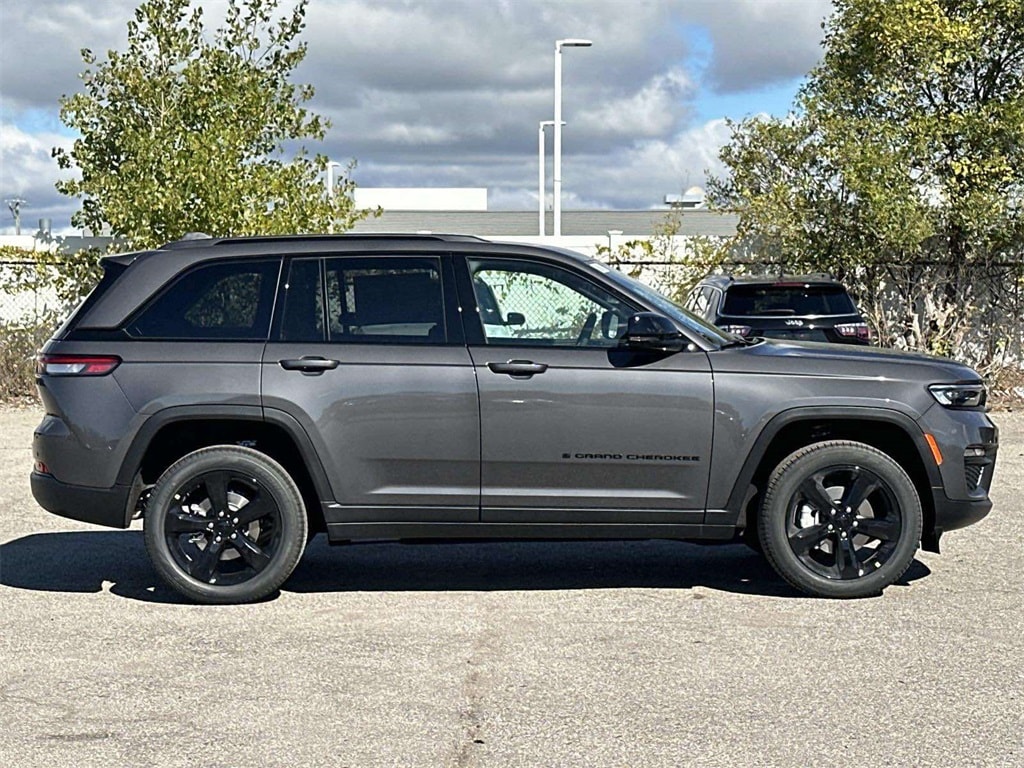 New 2025 Jeep Grand Cherokee Limited Sport Utility