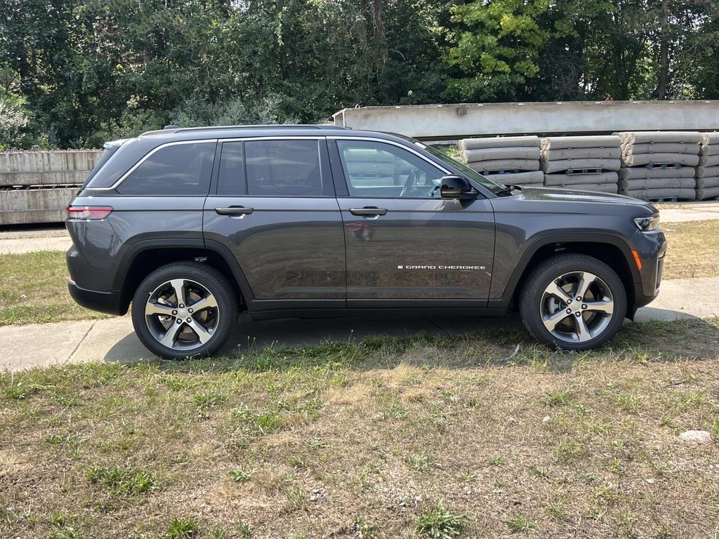 New 2026 Jeep Grand Cherokee Limited Sport Utility