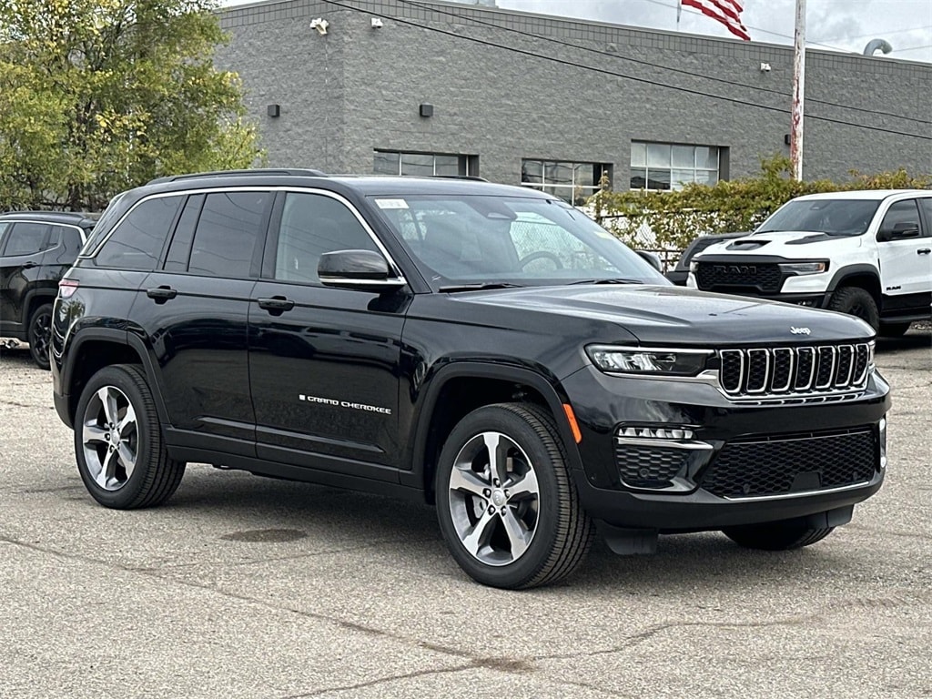 New 2025 Jeep Grand Cherokee Limited Sport Utility