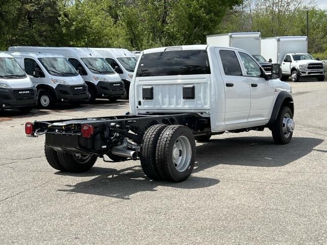 2025 Ram 5500 Tradesman photo 3