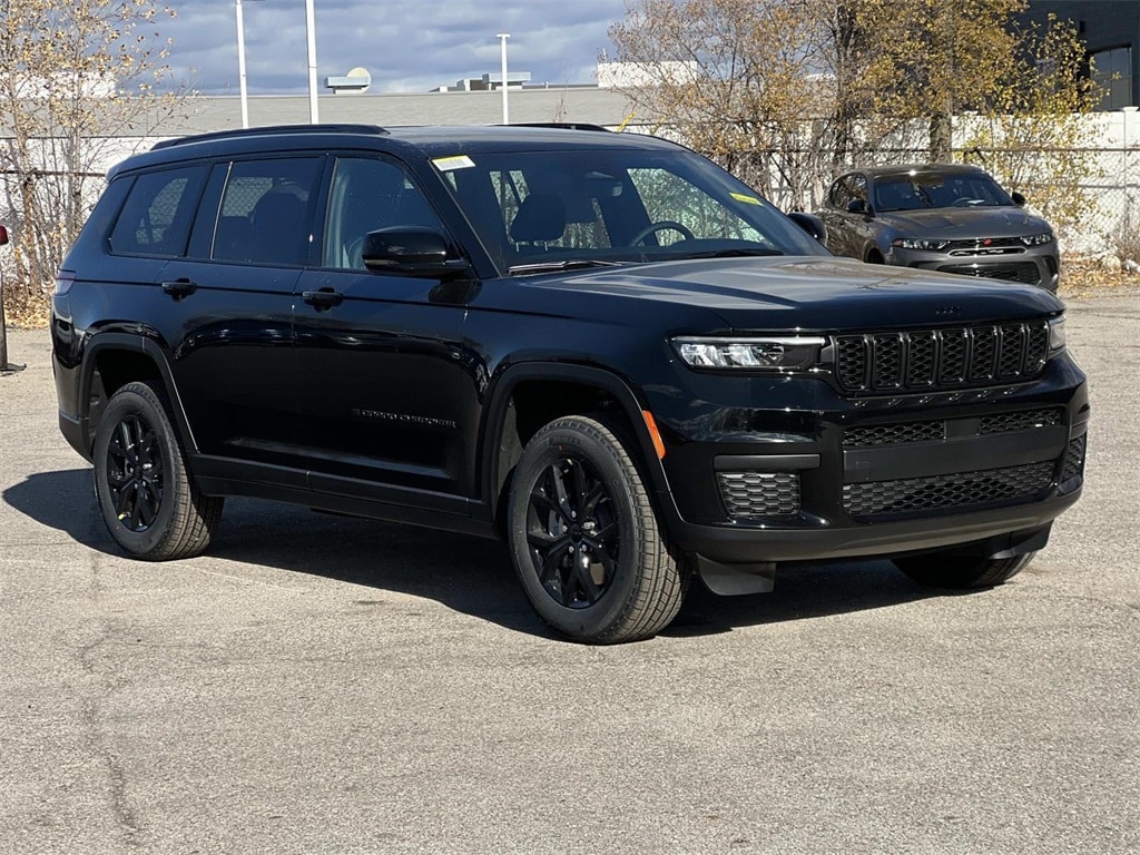 New 2025 Jeep Grand Cherokee L Laredo Sport Utility
