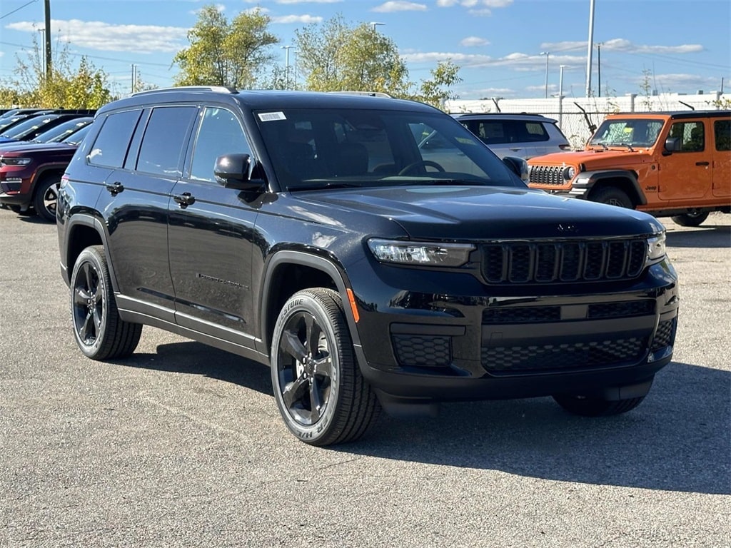 New 2025 Jeep Grand Cherokee L Laredo Sport Utility