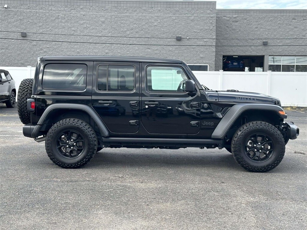 2024 Jeep Wrangler Willys photo 2