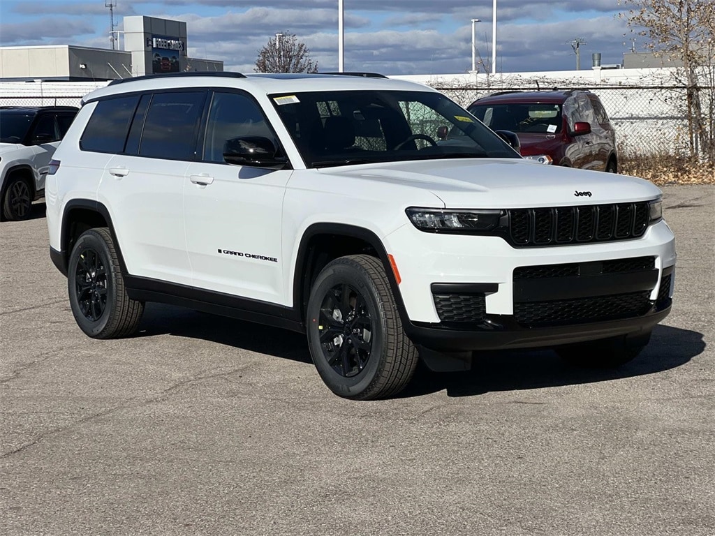 2025 Jeep Grand Cherokee L Altitude's photo