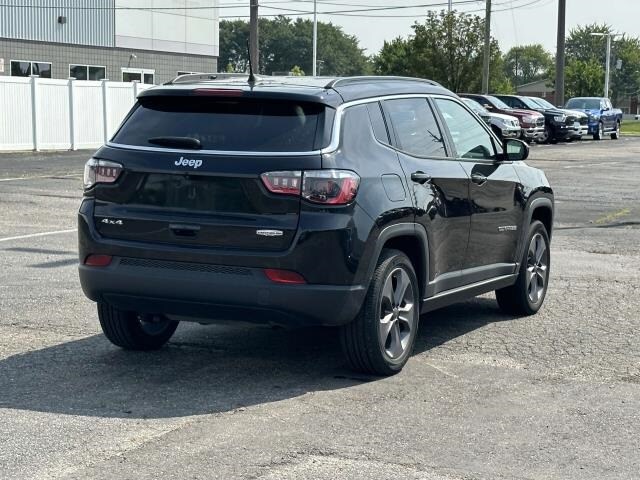 2022 Jeep Compass Latitude Lux photo 3