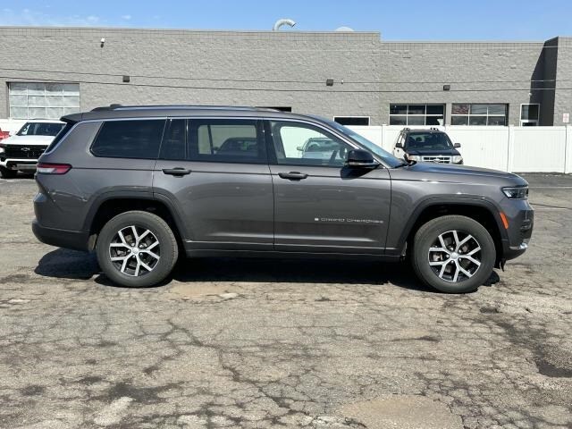Used 2023 Jeep Grand Cherokee L Limited with VIN 1C4RJKBG6P8833517 for sale in Sterling Heights, MI