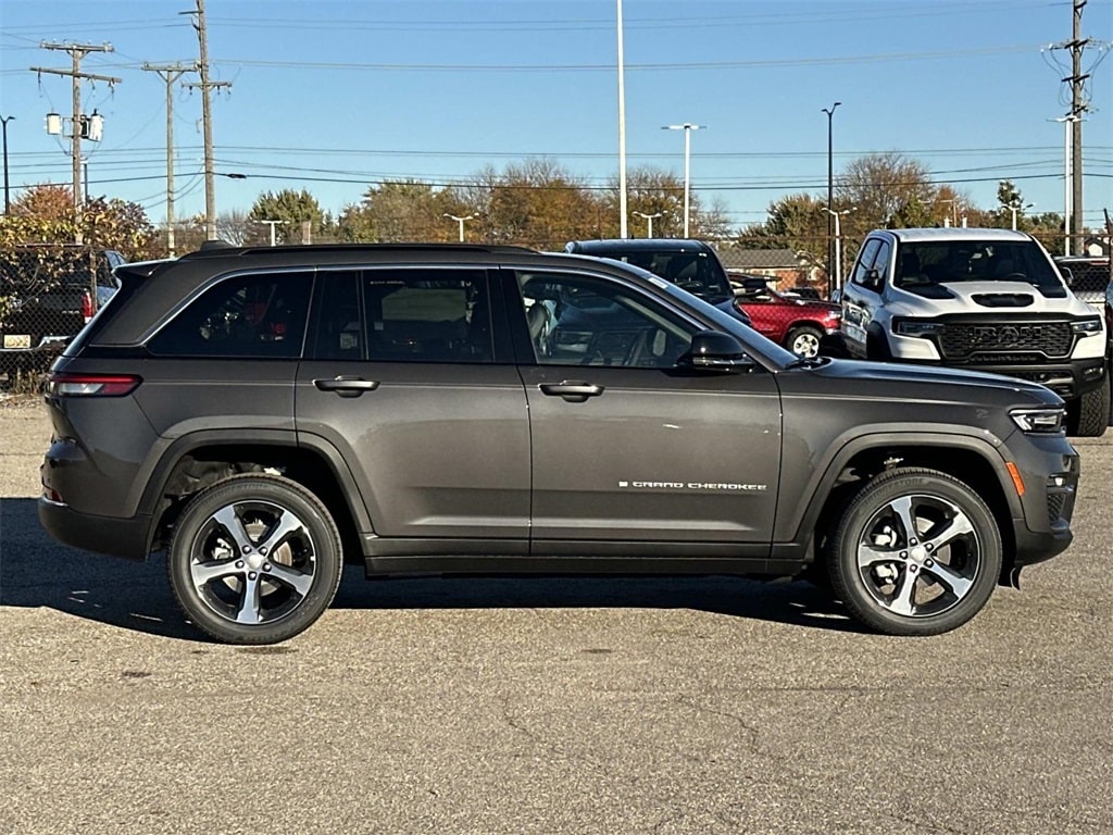 New 2025 Jeep Grand Cherokee Limited Sport Utility