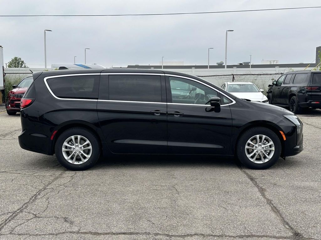 New 2027 Chrysler Pacifica Select Passenger Van