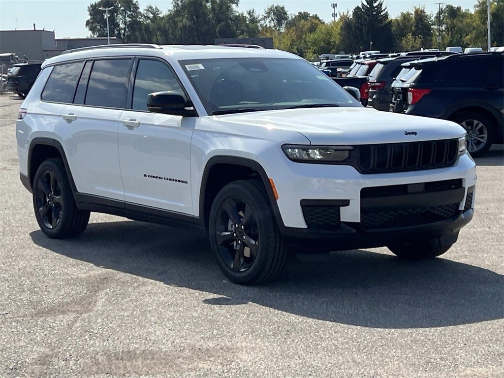 New 2025 Jeep Grand Cherokee L Laredo Sport Utility