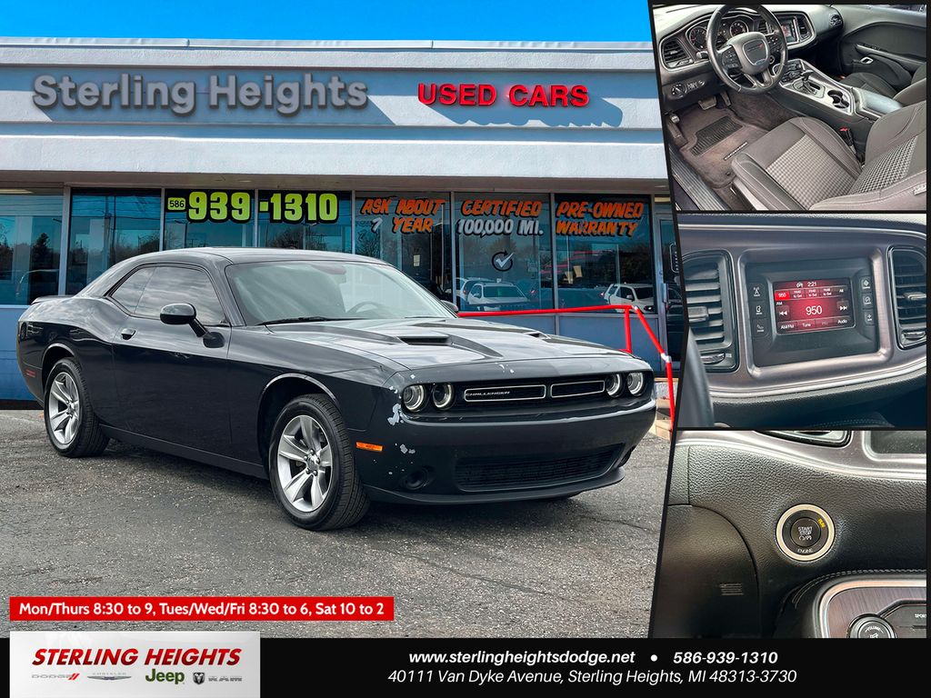 2016 Dodge Challenger SXT's photo