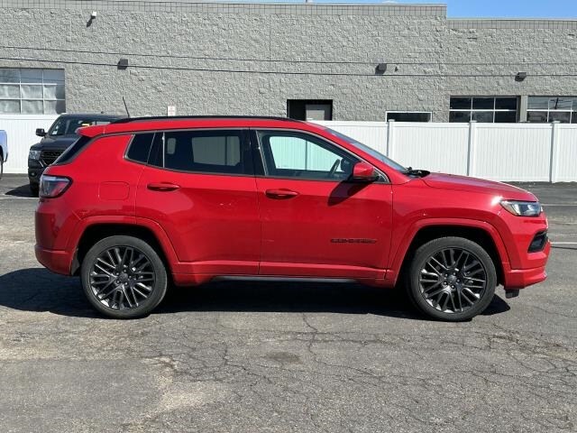 Used 2022 Jeep Compass Limited with VIN 3C4NJDCB8NT186145 for sale in Sterling Heights, MI