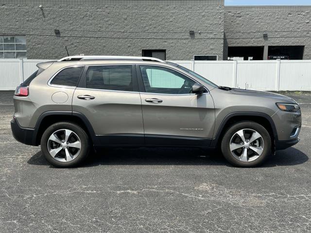 Used 2021 Jeep Cherokee Limited with VIN 1C4PJMDX2MD147932 for sale in Sterling Heights, MI