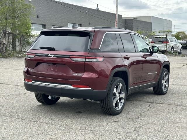 2025 Jeep Grand Cherokee Limited photo 3