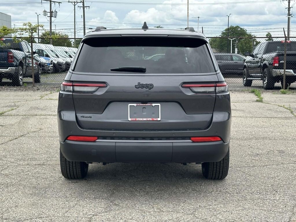 New 2026 Jeep Grand Cherokee L Laredo Sport Utility