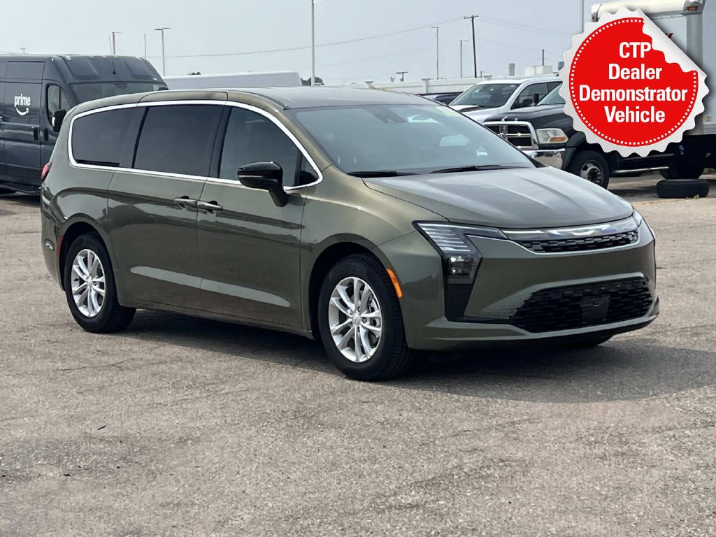 2027 Chrysler Pacifica Select