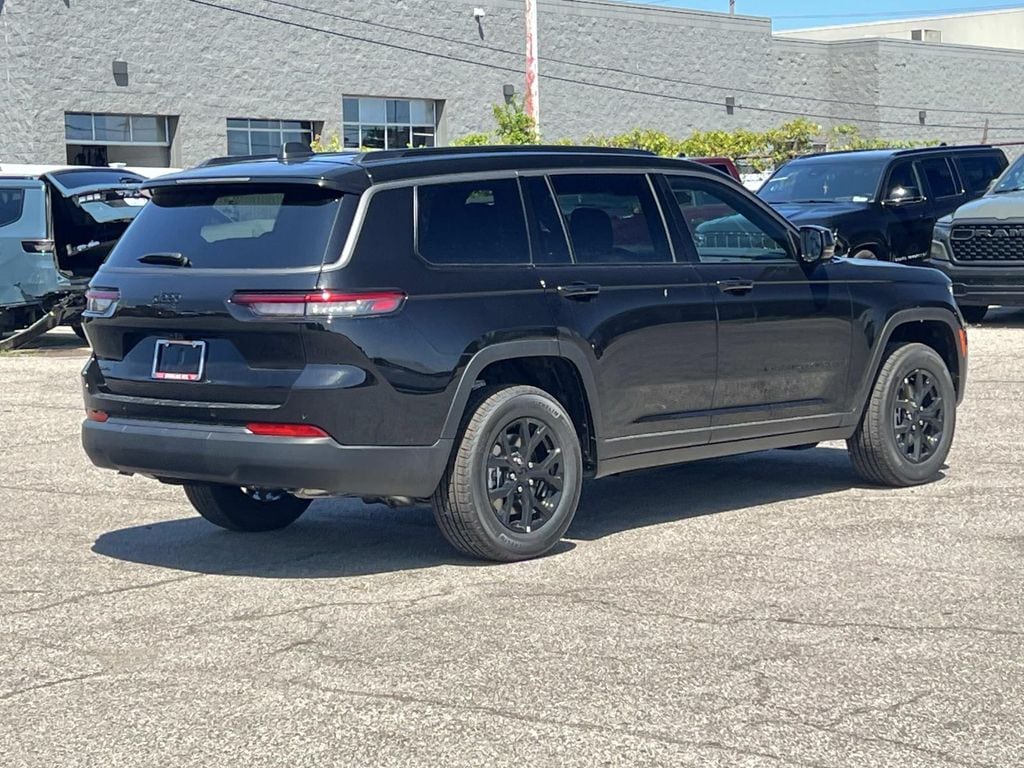 New 2026 Jeep Grand Cherokee L Laredo Sport Utility
