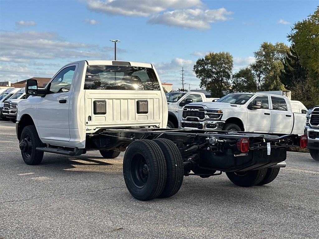 2026 Ram 3500 Tradesman photo 3