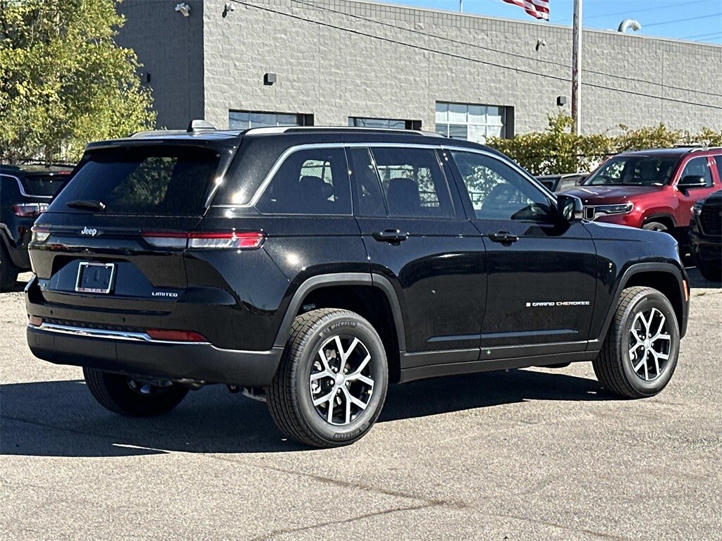 2025 Jeep Grand Cherokee Limited photo 2