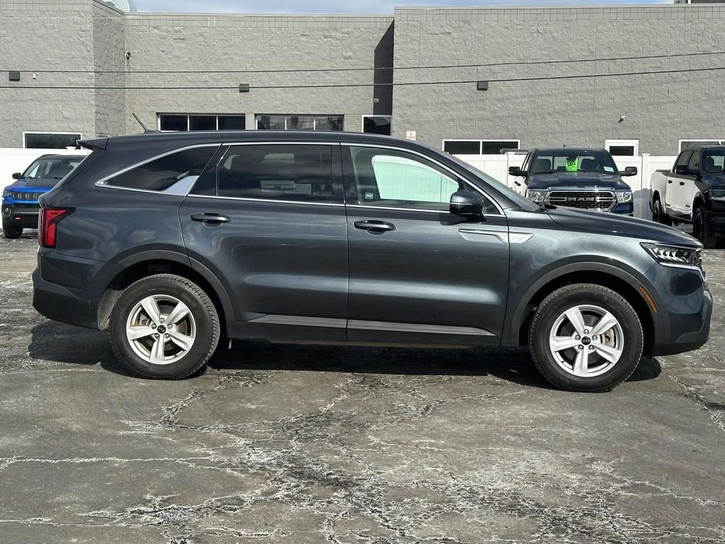Used 2021 Kia Sorento LX SUV