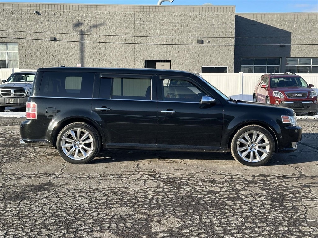Used 2011 Ford Flex Limited with VIN 2FMHK6DT0BBA00274 for sale in Sterling Heights, MI