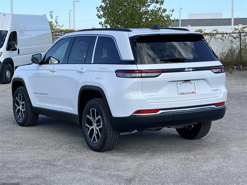 2025 Jeep Grand Cherokee Limited photo 3