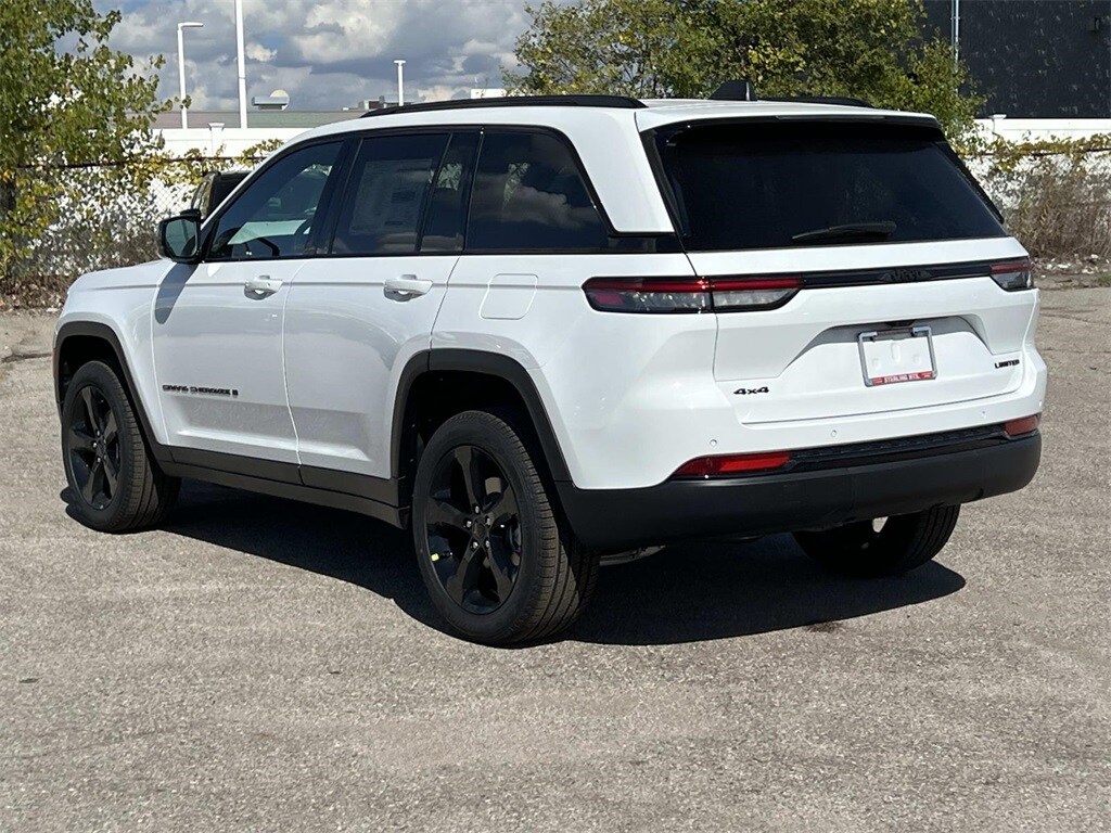 2025 Jeep Grand Cherokee Limited photo 3
