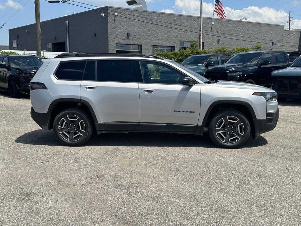New 2026 Jeep Cherokee Laredo/Limited Sport Utility