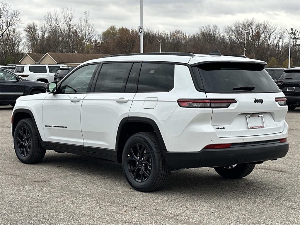 New 2025 Jeep Grand Cherokee L Laredo Sport Utility