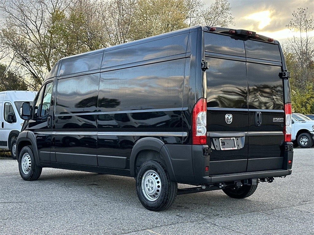 2026 Ram ProMaster 2500 photo 3