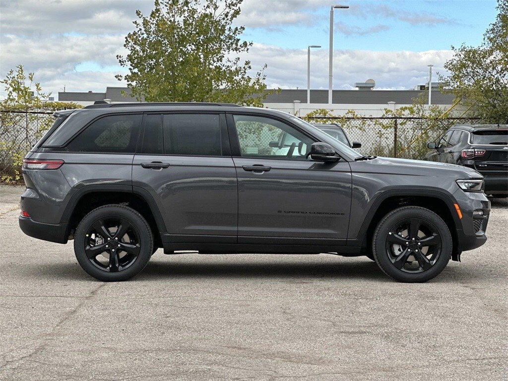 New 2025 Jeep Grand Cherokee Limited Sport Utility