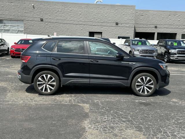 Used 2022 Volkswagen Taos SE with VIN 3VVWX7B27NM063678 for sale in Sterling Heights, MI