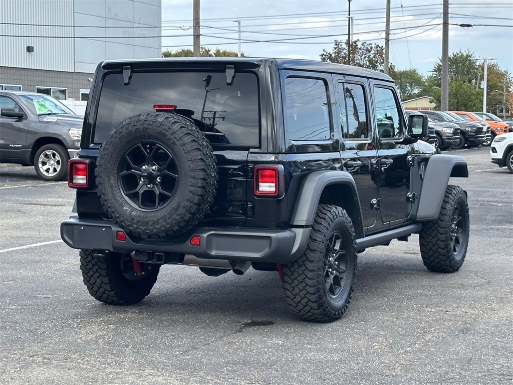 2024 Jeep Wrangler Willys photo 4
