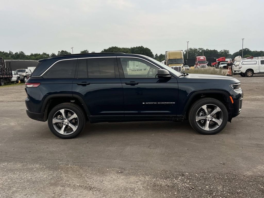 New 2026 Jeep Grand Cherokee Limited Sport Utility