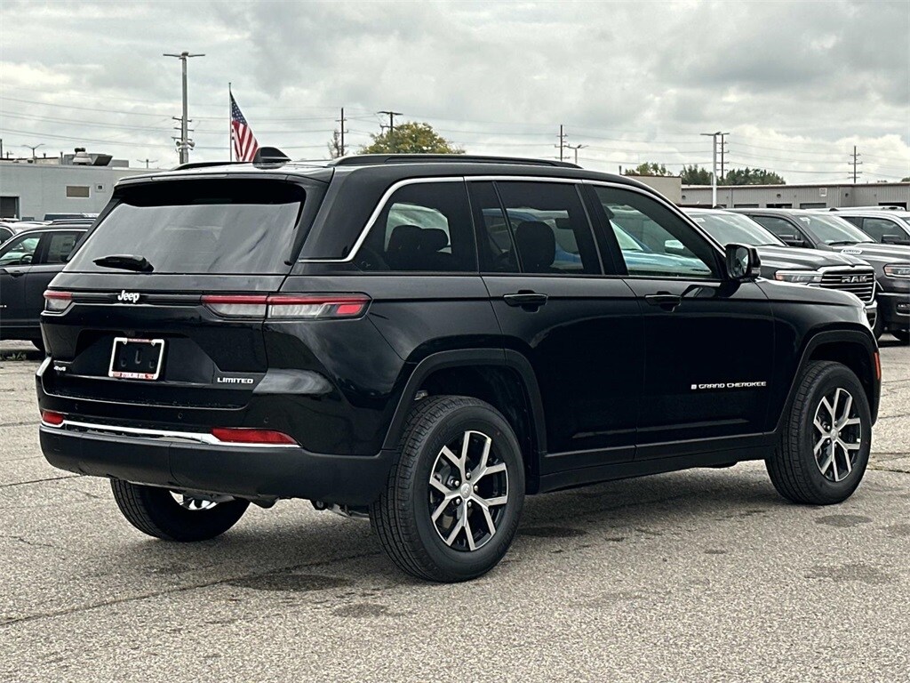 2025 Jeep Grand Cherokee Limited photo 3