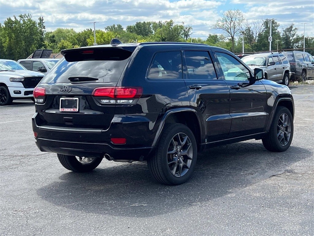 2021 Jeep Grand Cherokee Anniversary Edition photo 3