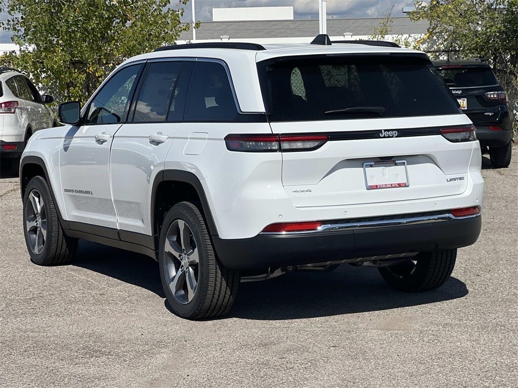 2025 Jeep Grand Cherokee Limited photo 2