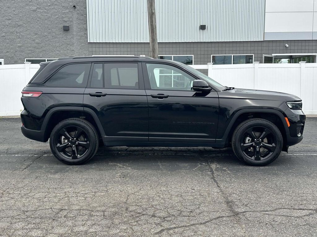 Used 2024 Jeep Grand Cherokee