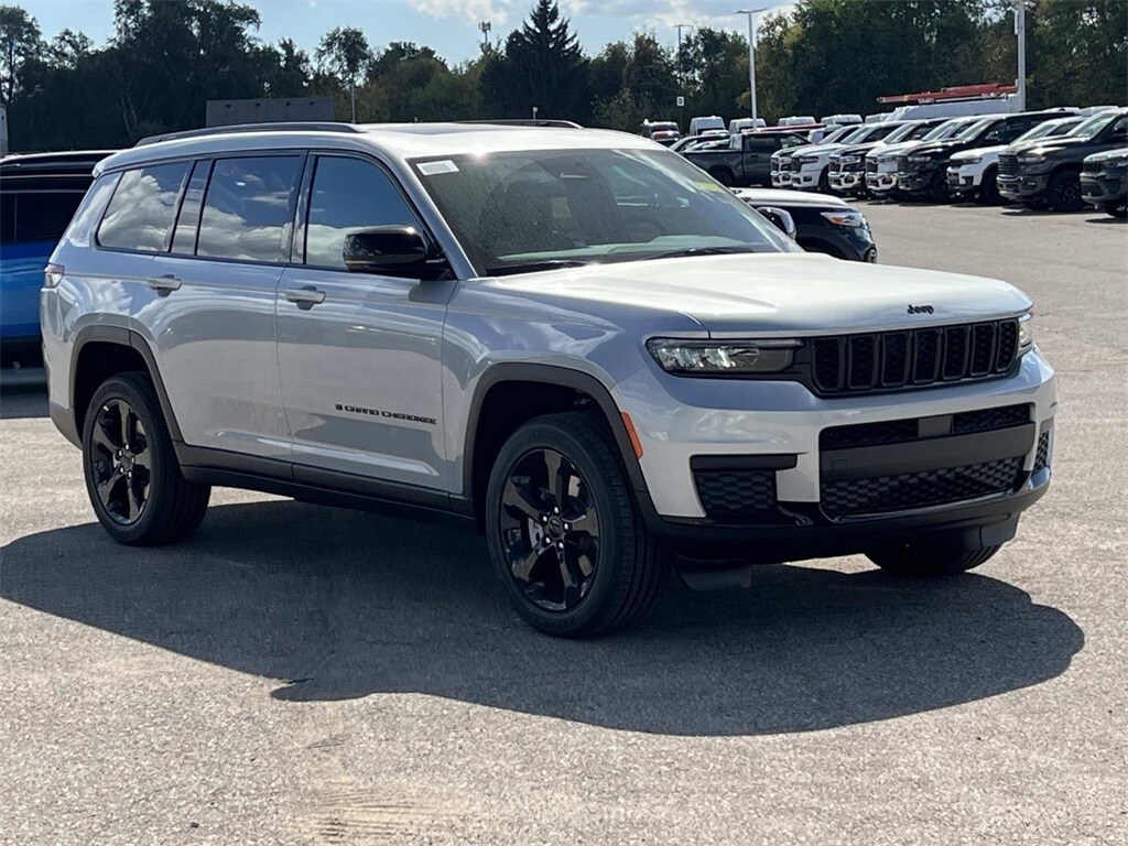 New 2025 Jeep Grand Cherokee L Laredo Sport Utility
