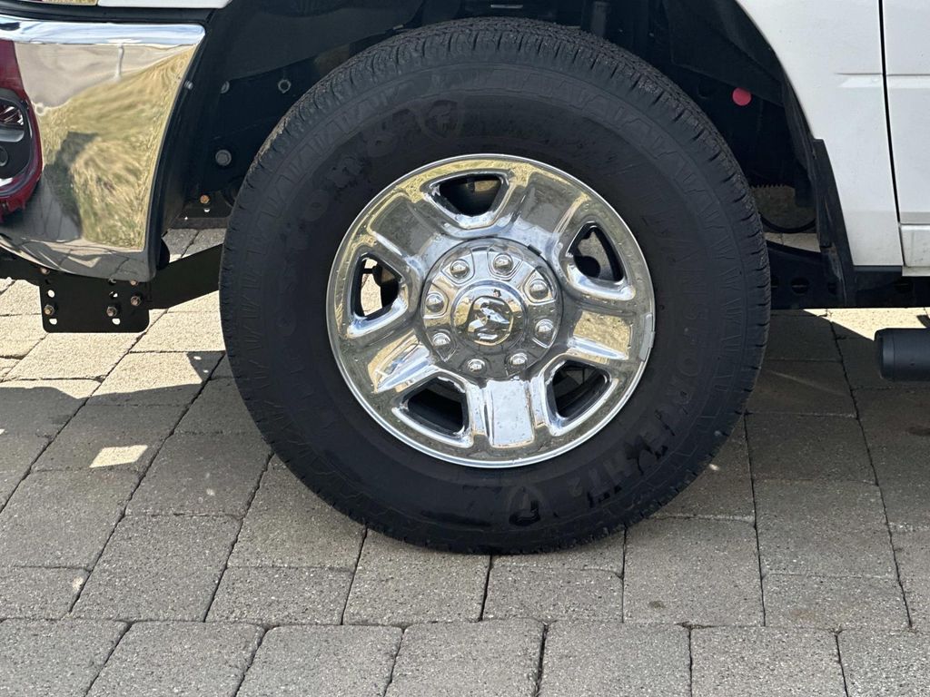 2026 RAM 3500 Tradesman - Photo 6