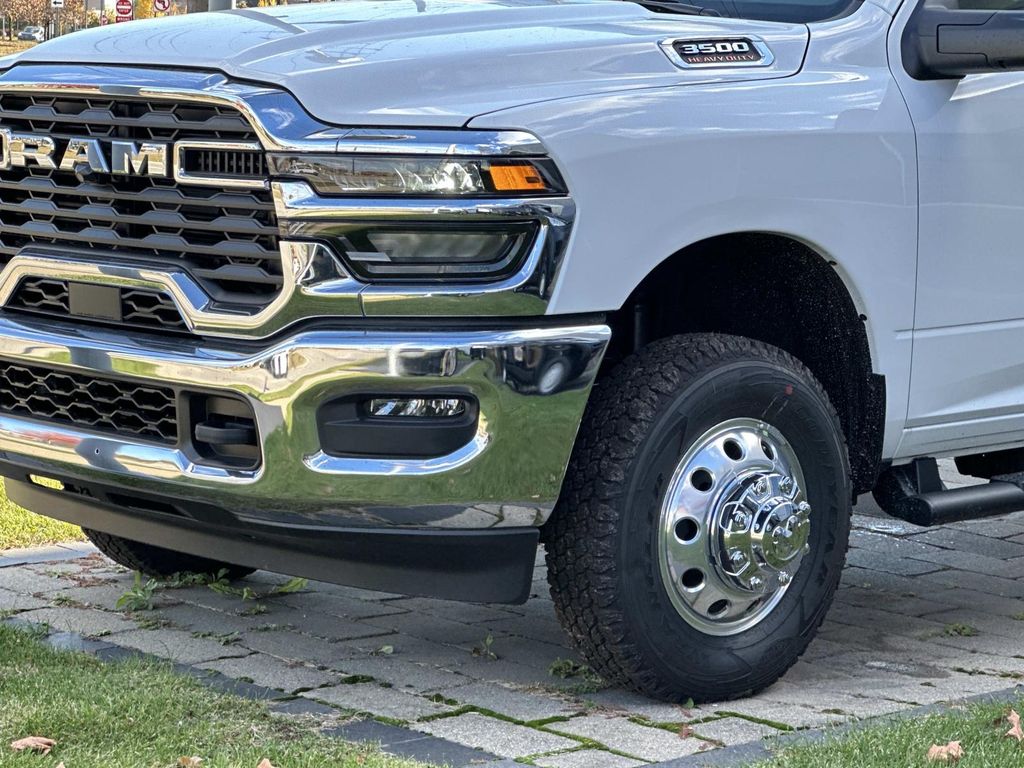 2026 RAM 3500 Chassis Tradesman - Photo 7