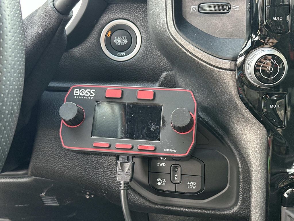 2026 RAM 3500 Tradesman - Photo 10