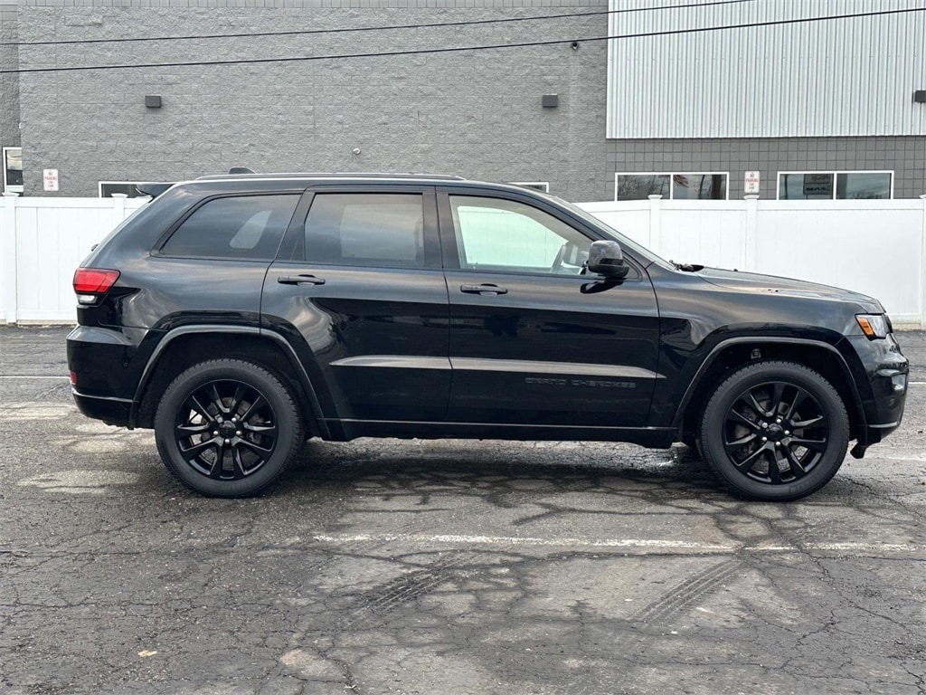 Used 2019 Jeep Grand Cherokee Altitude SUV