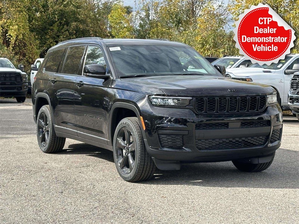 New 2025 Jeep Grand Cherokee L Laredo Sport Utility