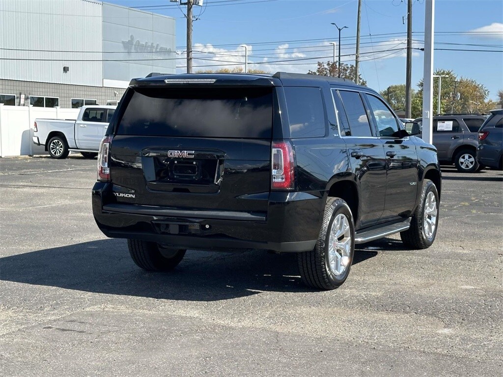 2017 Gmc Yukon SLE photo 3