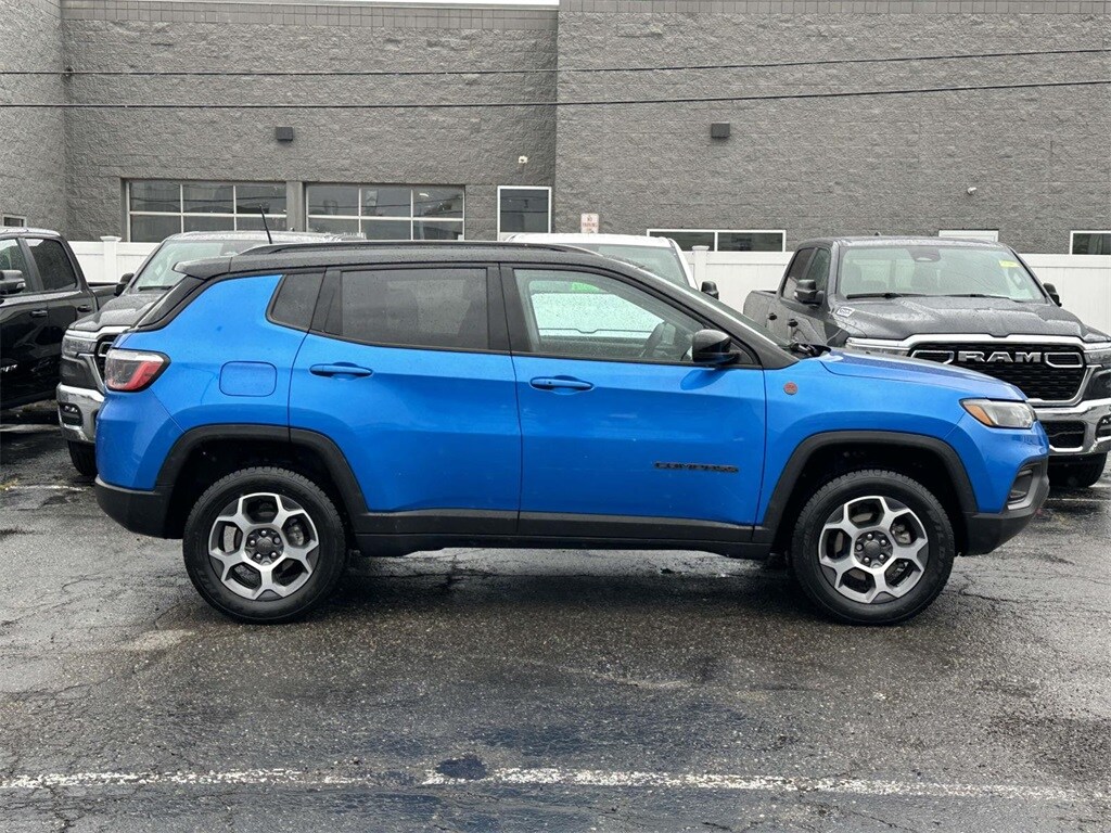 2022 Jeep Compass Trailhawk photo 2