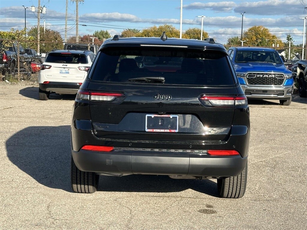 New 2025 Jeep Grand Cherokee L Laredo Sport Utility