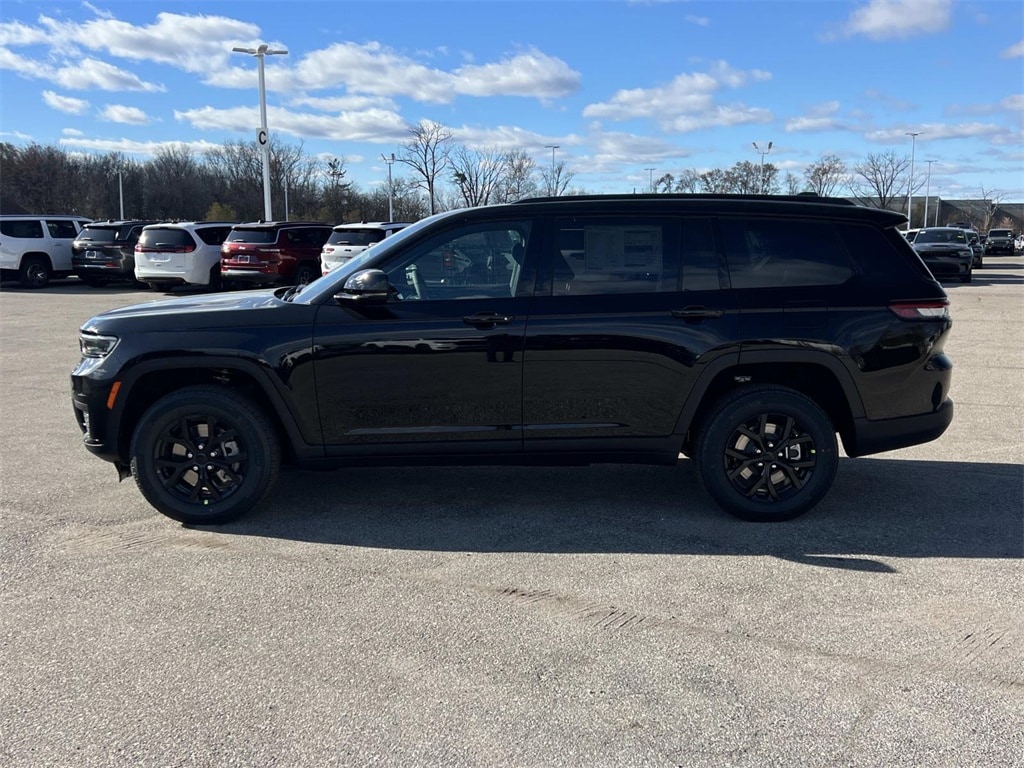 New 2025 Jeep Grand Cherokee L Laredo Sport Utility