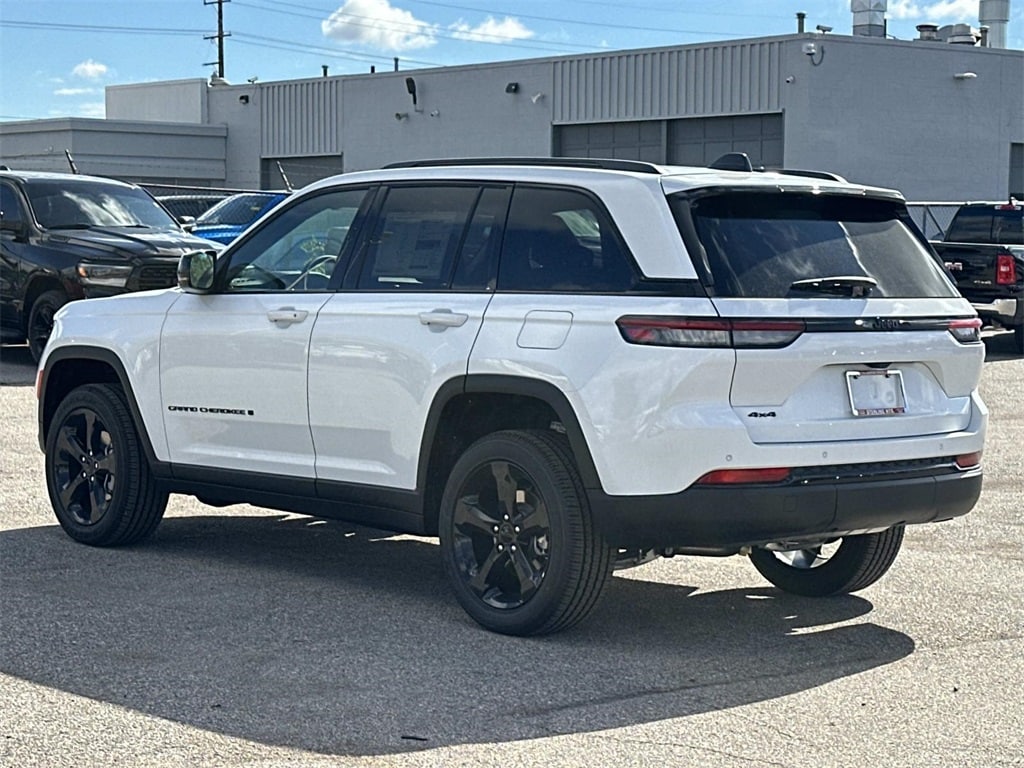 New 2025 Jeep Grand Cherokee Laredo Sport Utility